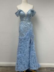Long off shoulder straps and a beautifull folded straight back Slit