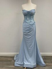 Floral embellishments Mesh detailing and a flattering sweetheart design - Image 6