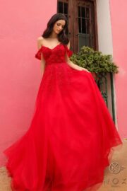 Ball Gown Tulle Material, Sweetheart Off Shoulder straps, Lace Up back!