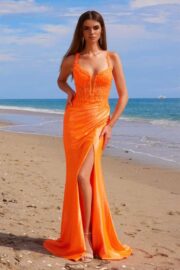 FIGURE-FLATTERING SATIN FABRIC DELICATE APPLIQUE DETAILS