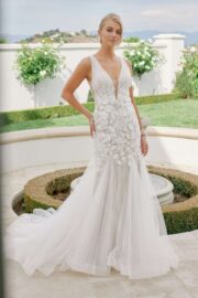 TRUMPET SILHOUETTE Plunged Neckline Applique Trumpet Wedding Dress - Image 2