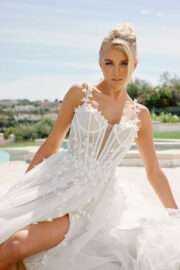 Floral Applique A-line Tulle Train Wedding Dress
