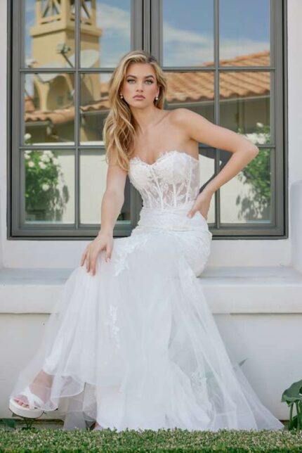 Sweetheart Sheer Lace Corset Embroidered Wedding Dress