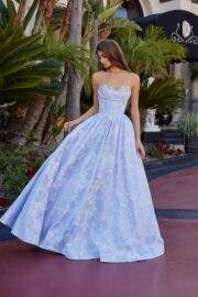 LONG BALL GOWN IN A JACQUARD MATERIAL WITH A SWEETHEART BUST - Image 6