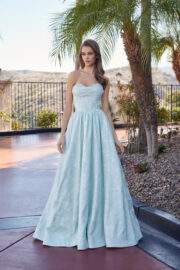 LONG BALL GOWN IN A JACQUARD MATERIAL WITH A SWEETHEART BUST - Image 2