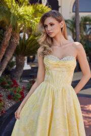 LONG BALL GOWN IN A JACQUARD MATERIAL WITH A SWEETHEART BUST