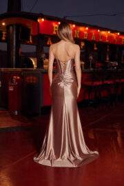 LONG STRAPLESS FITTED AND A SWEEPING TRAIN - Image 3