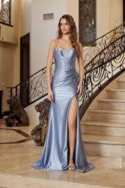 LONG STRAPLESS FITTED AND A SWEEPING TRAIN - Image 10