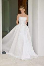 STRAPLESS BODICE PEAKED WAISTLINE CHAPEL LENGTH TRAIN