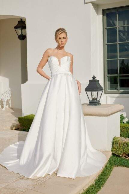 A LINE V CROSSOVER PLEATED BODICE SWEETHEART NECKLINE