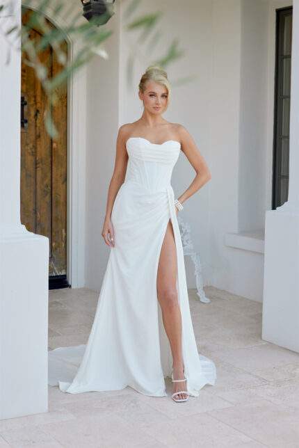 SWEETHEART STRAPLESS NECKLINE BONED BODICE RUCHED WAISTLINE
