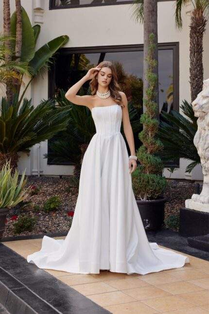 STRAPLESS SATIN A LINE STRAIGHT NECKLINE CHAPEL LENGTH TRAIN