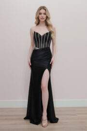 STRAPLESS V NECKLINE ADORNED WITH SILVER STONES AND BEADS