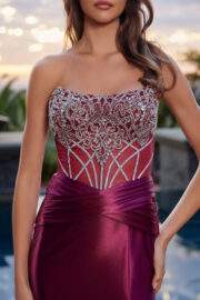STRAPLESS SCOOP BUSTLINE ADORNED WITH SILVER BEADWORK BODICE - Image 4